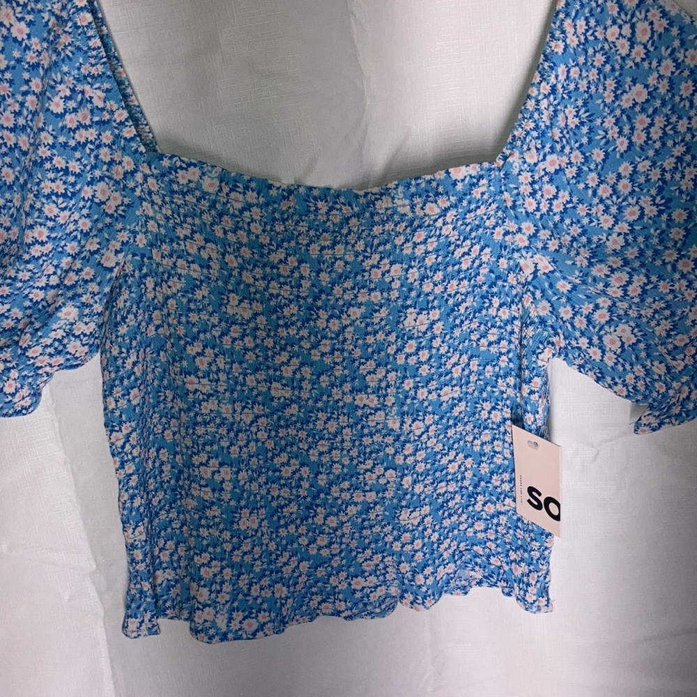 3/$24 So top blue floral print puff sleeve smocked crop top boho casual L jr - Picture 7 of 17